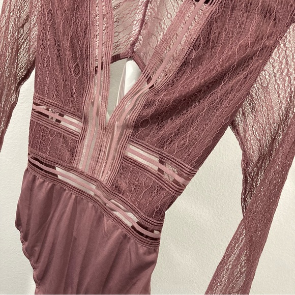 Lulu’s Casita Lace Bodysuit in Mauve Pink, NWT - Picture 7 of 8